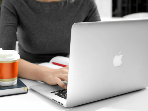 Vinn en MacBook Air